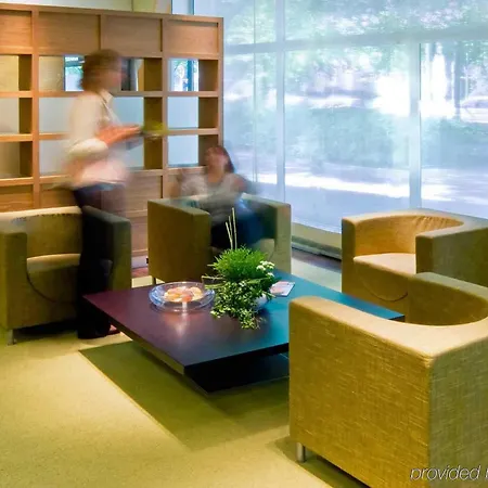 Hotel Ibis Hauptbahnhof 2*